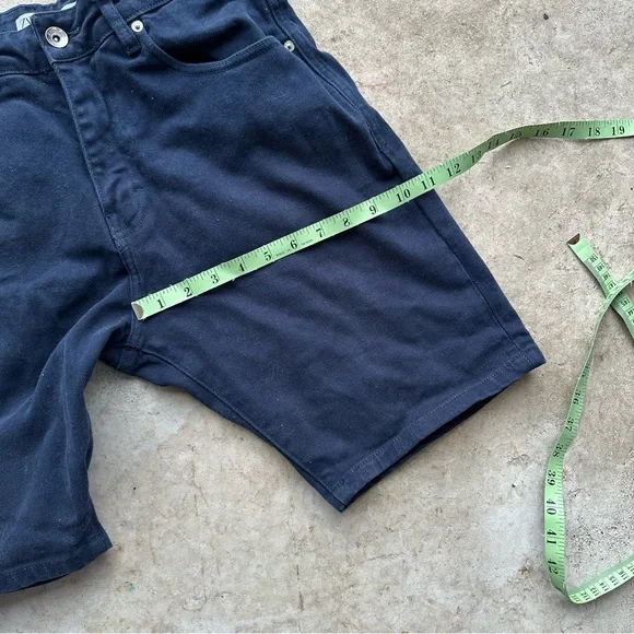 Zara blue denim straight leg jeans jorts shorts
Size 31 waist - Picture 7 of 8